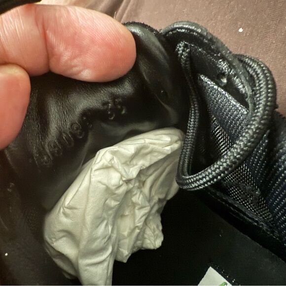 Brand new with box & dustbag GUCCI
GG Crystal Mesh Runner Sneakers Womens size 5 - Picture 14 of 16